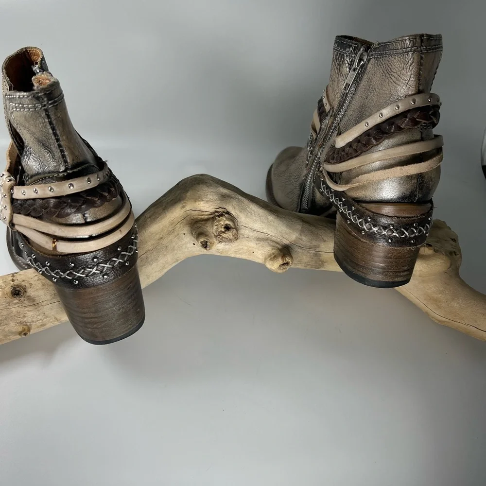FREEBIRD ✨ Sabelle Leather Booties - Picture 4 of 7